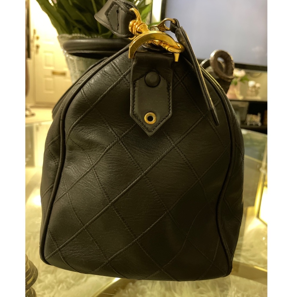 SALE!!! 🎉🎉🎉Chanel Vintage Lambskin Diamond Stitch Boston Bag - Picture 4 of 16